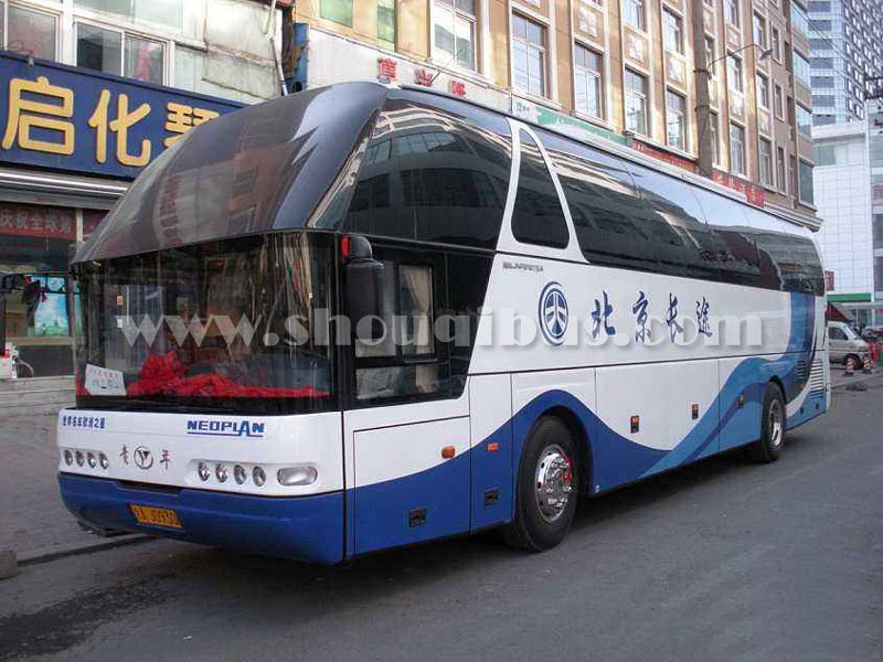 北京首汽69座大客车租赁价格:青年尼奥普兰jnp6140fkm
