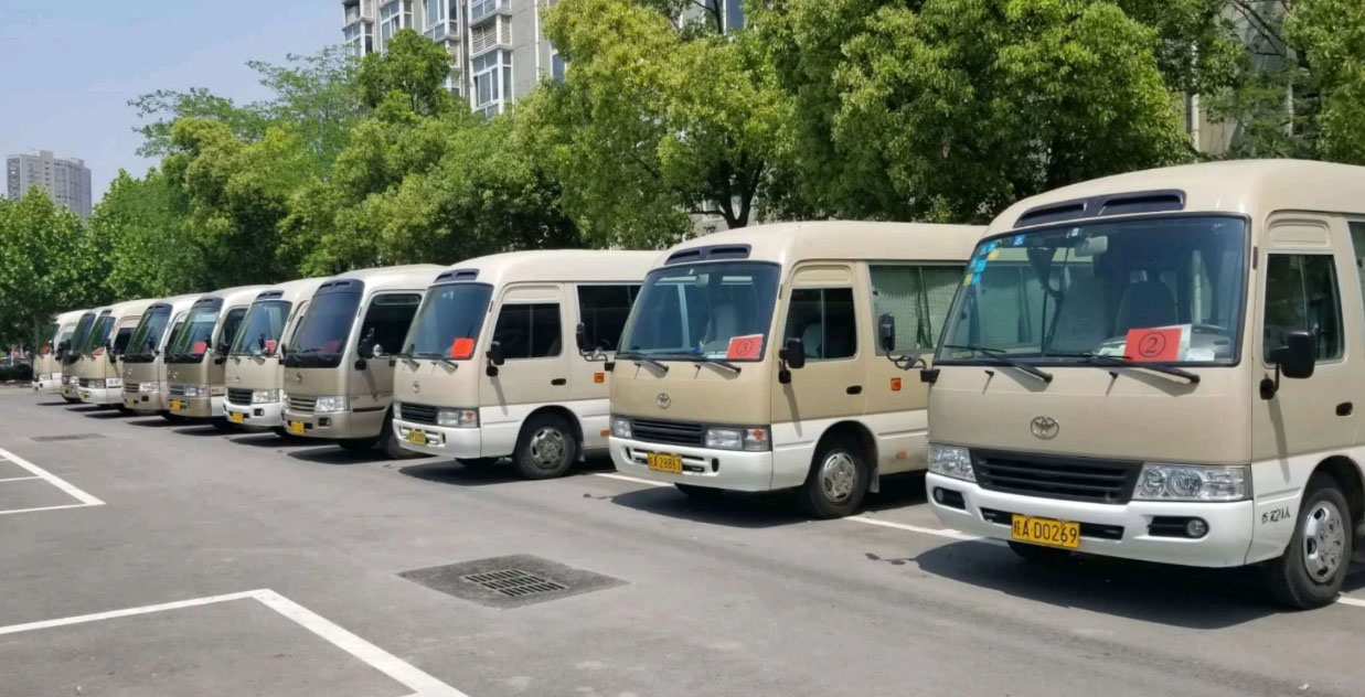 北京首汽7座奔驰中巴车租车价格说明